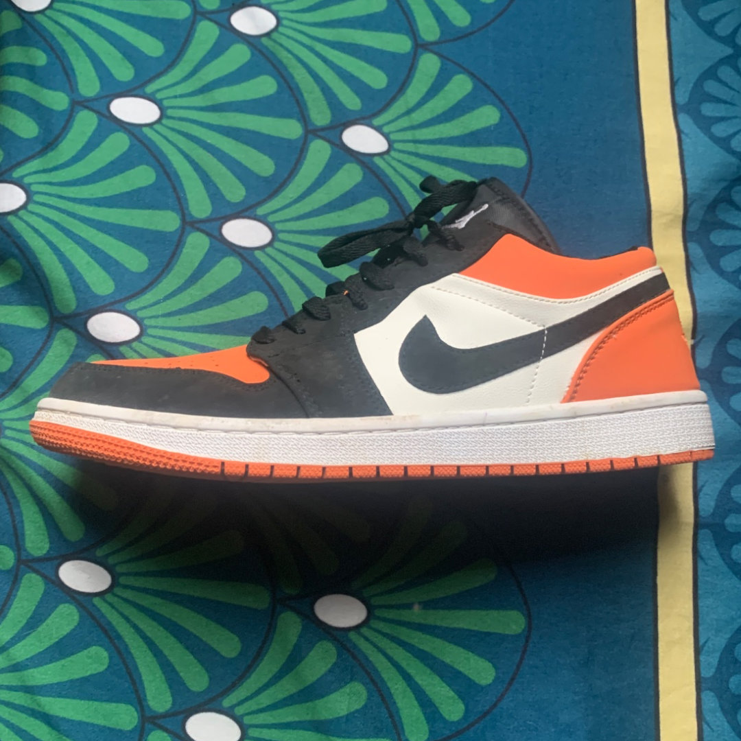 Nike Air Jordan orange noir blanc